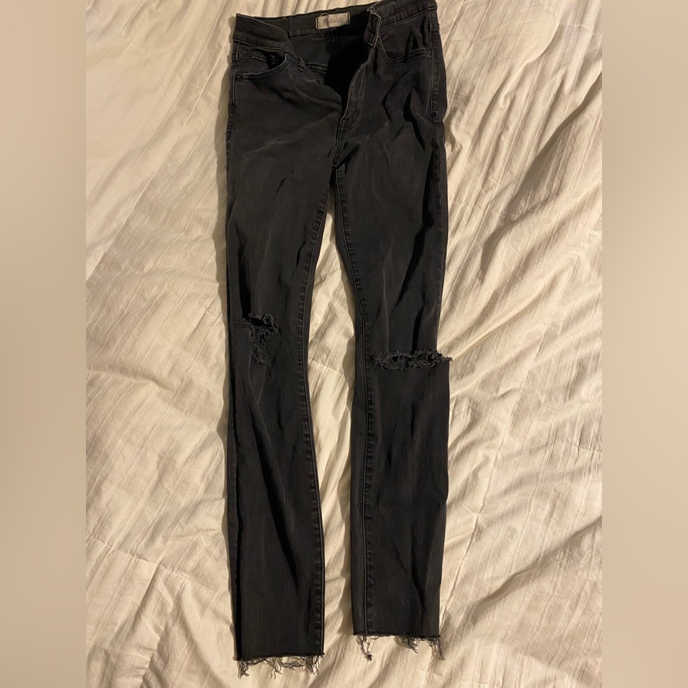 Madewell 9” high riser skinny skinny black distressed jeans.